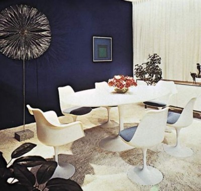 Eero Saarinen knoll livingroom with dinning table and chairs