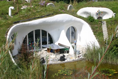 echte-hobbit-huizen-in-zwitserland-2