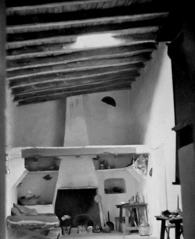 munford-ibiza-house-studio traditional ibiza house inetrior with chimmeney